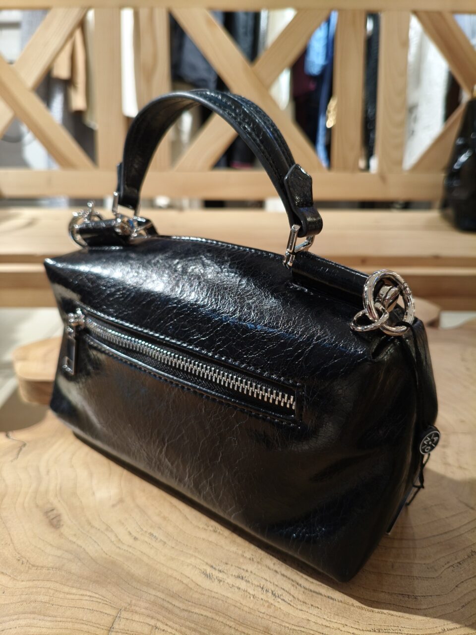 Мини-сумочка на ремне черный