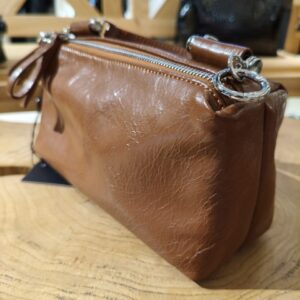 Мини-сумочка на ремне коричневый