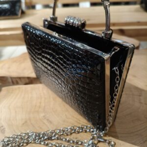 Клатч черный «крокодил»